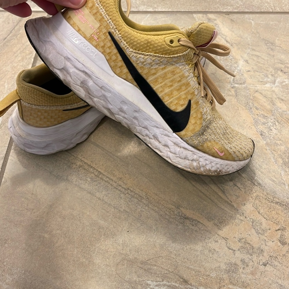 Nike woman’s size 8.5